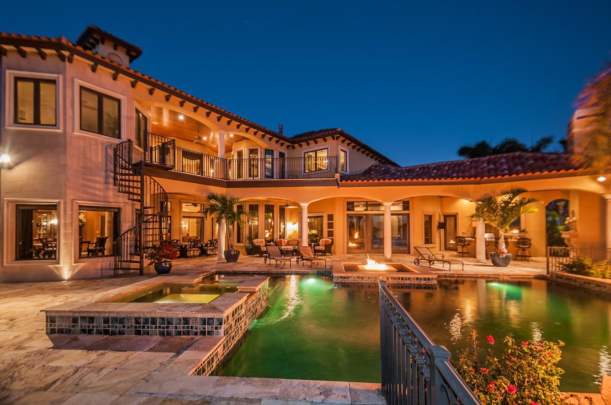 villa tuscany rear exterior9